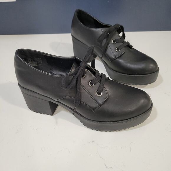 Wanted Shoes - Wanted Breakout Oxford 90's Y2K Style Lug Heel Platform Size 9